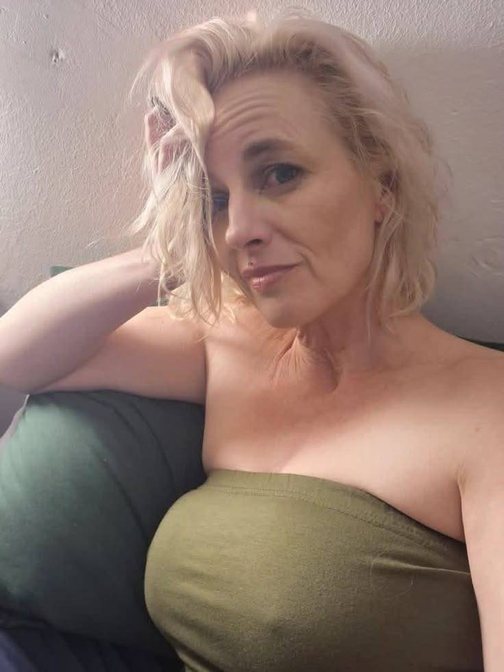 Den kåta Göteborg MILF Vivi