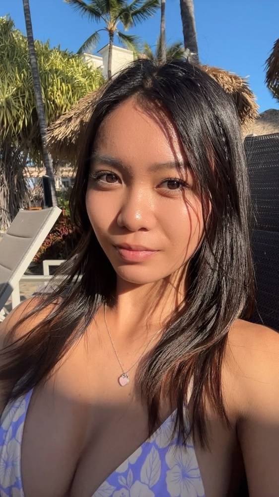 Den unga och vackra thailändska Janya
