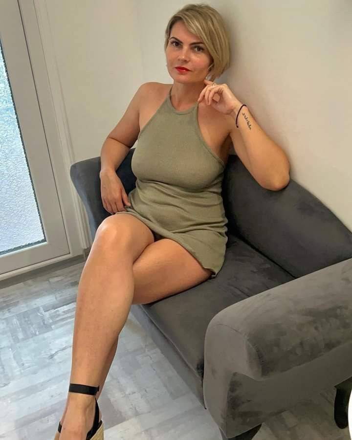 Ida blond och sexig MILF